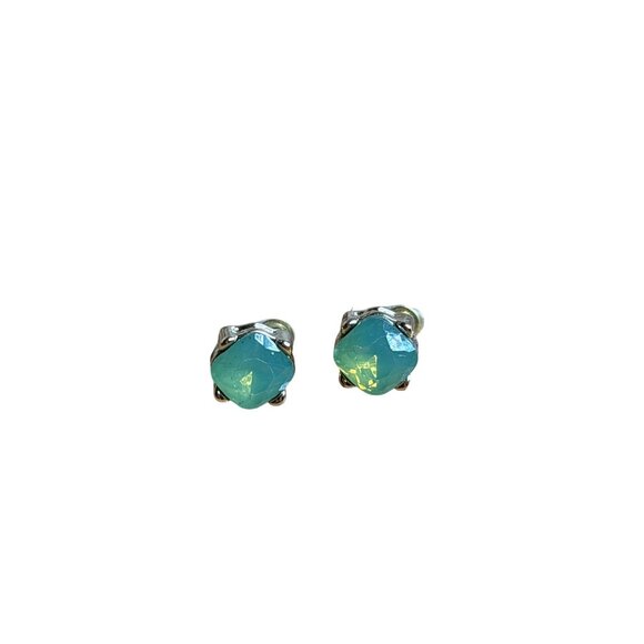 Green Rhinestone Stud Earrings Goldtone 0.25 inch - Picture 1 of 3